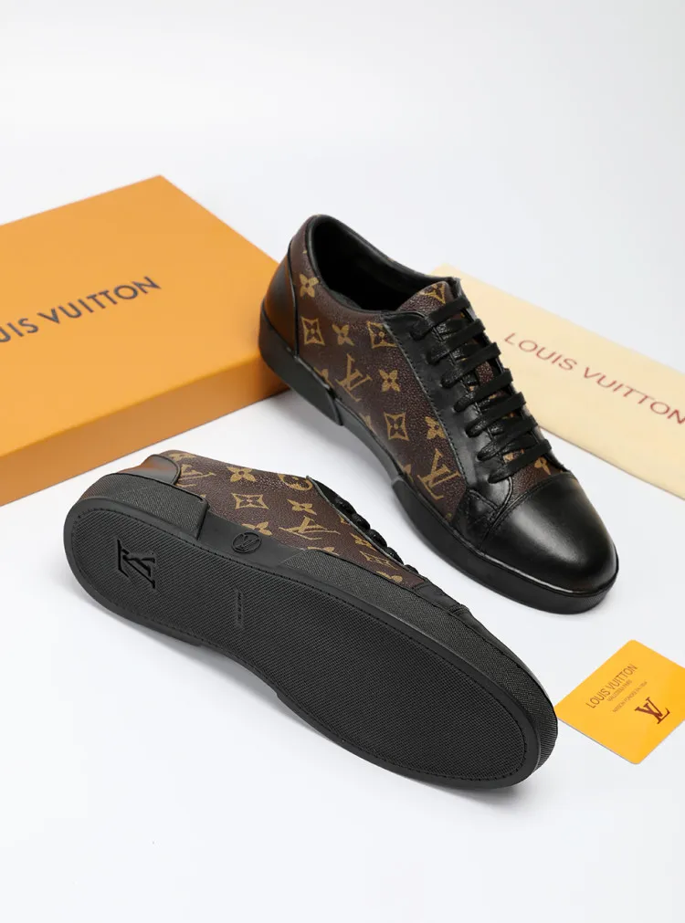 Factory price: 360💰LV official website popular series🔥🔥: 2 production, selected high-end imported cowhide, sheepskin lining sheepskin pads, paired with Louis Vuitton Monogram Ecli men's shoes 💰se canvas and pure black rubber soles, the ultimate simple design, the perfect interpretation of the latest inspiration for shoes, the integration of classics and fashion, high-end quality, worthy of your possession. The bottom car line will never be unglued🏆🏆🏆Welcome all sellers to sell in the picture above. We can send one piece on behalf of you. The code number is 38-44 (45 codes can be customized)